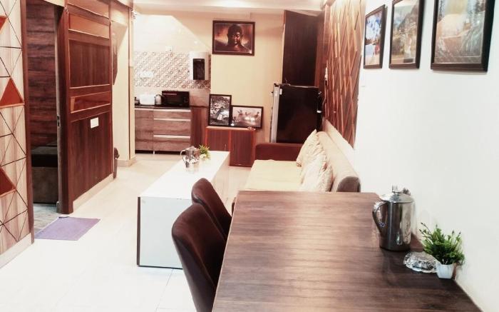 Daddy Homestay Luxury Apartment Near Mg Marg 4 Bhk