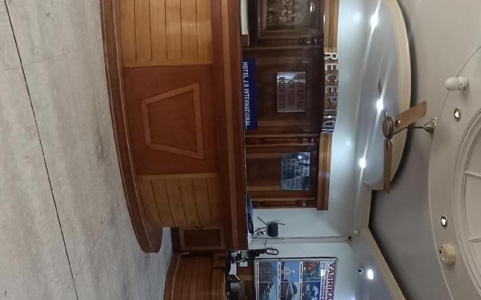 HOTEL J R INTERNATIONAL