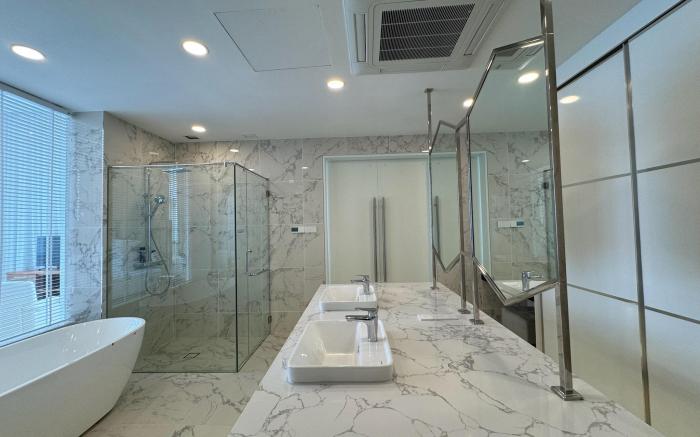 Penthouse @ Lavanya SeaView with Private SKY Pool 