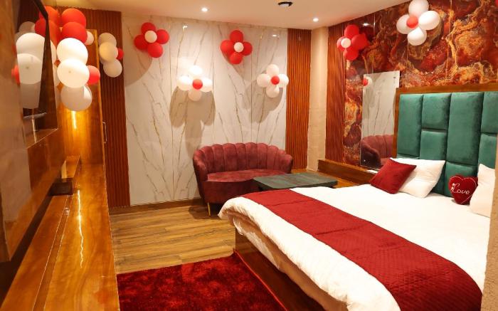 Hotel M2M , Narela