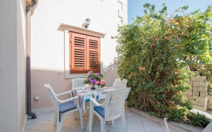 Apartments Longo - One Bedroom Apartment with Terrace, A2 - ST