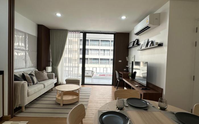 Sixth Avenue Sukhumvit, BTS Asoke&Nana, MRT (306)