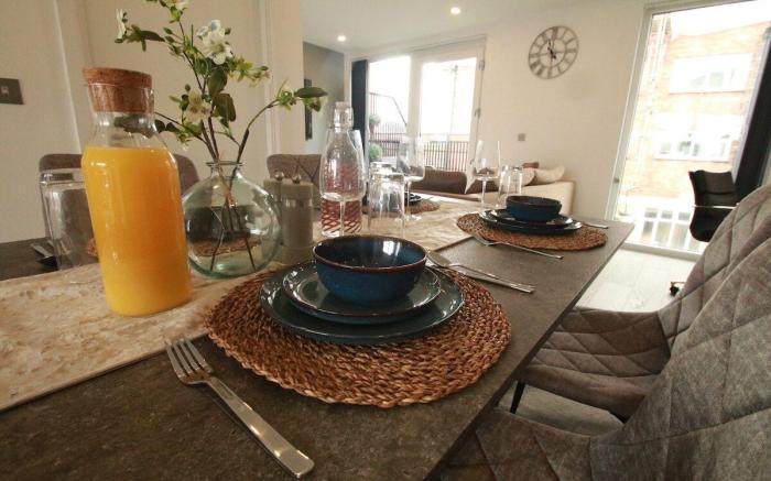FT6 Aldgate Apartments