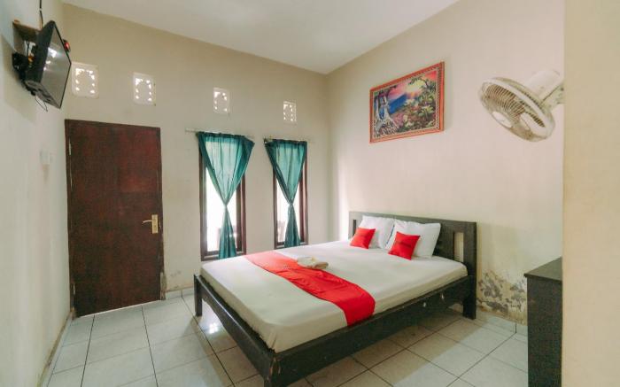 RedDoorz @ Saren Anyar Homestay Lukluk