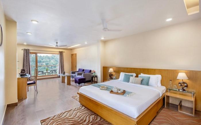 ELIVAAS 5 BHK with Garden - Lakeview Manor
