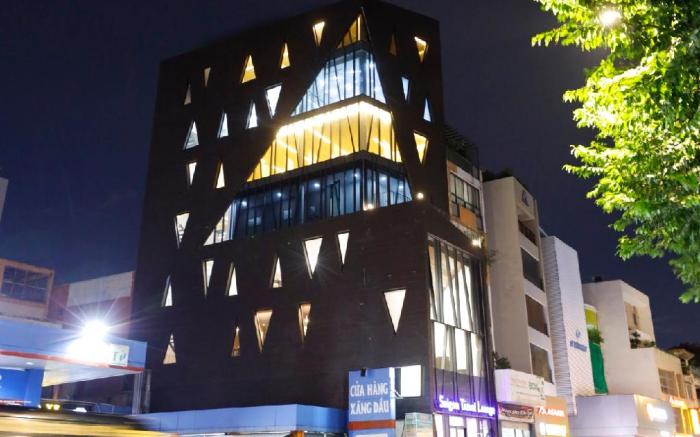 SAIGON TRAVEL LOUNGE