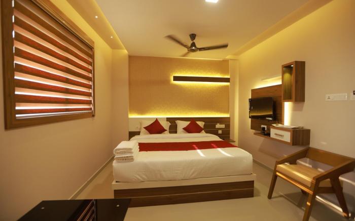 THACHOOS RESIDENCY