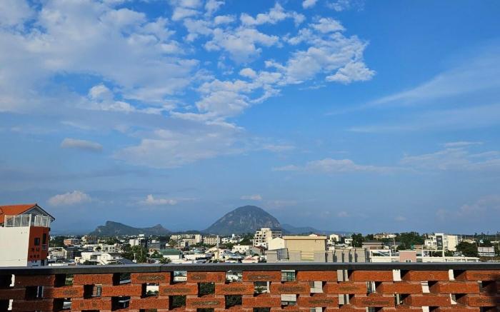 3rd Floor, Chorimjae, Sanbangsan View, 10 Minutes to Moseulpo Port, Elevator, Property Parking Lot