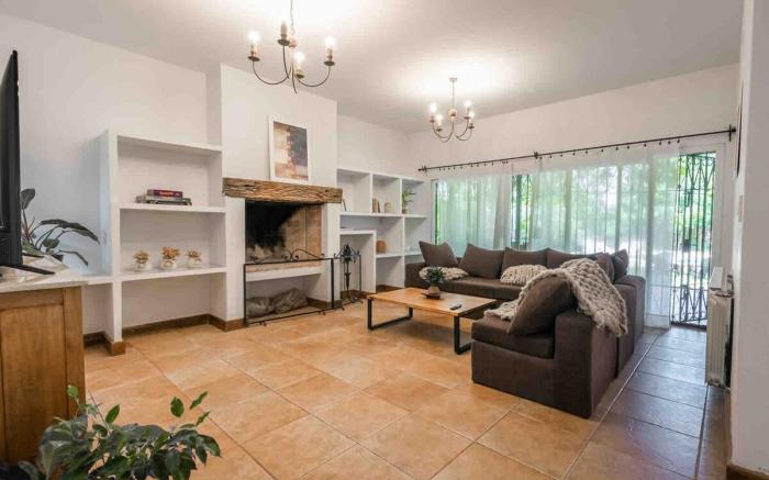Beautiful house with pool and garden in Mendoza