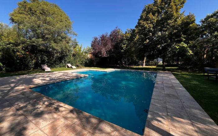 Beautiful house with pool and garden in Mendoza