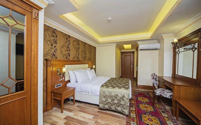 Lausos Palace Hotel