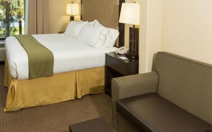 Holiday Inn Express & Suites Jacksonville South East - Medical Center Area By IHG