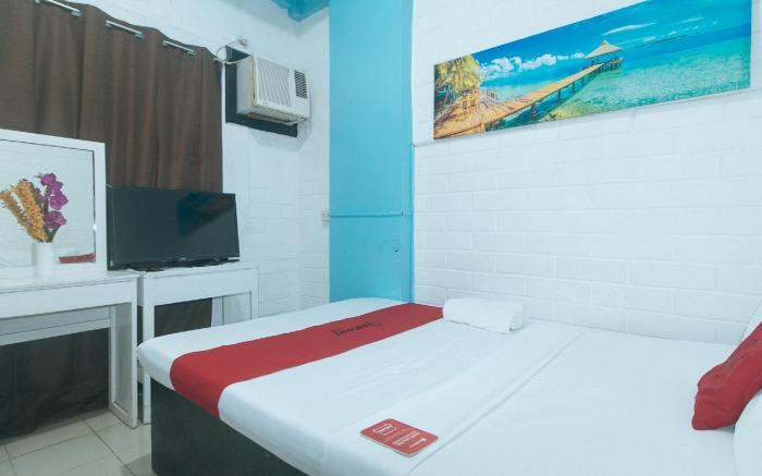 RedDoorz @ La Maria Pension and Tourist Inn