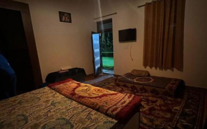 Serene Farmhouse Escape in Agra