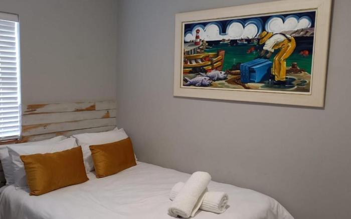 25 ON Main Struisbaai