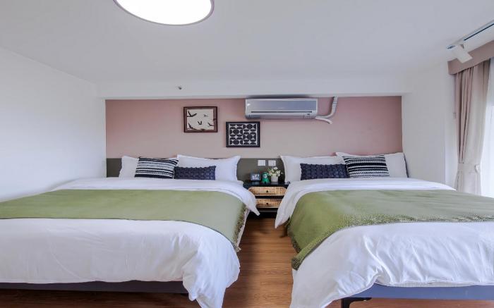 [自家住20】国家会展中心、虹桥火车站、虹桥机场、巨幕投影、麻将棋牌、三居室五床可住6人