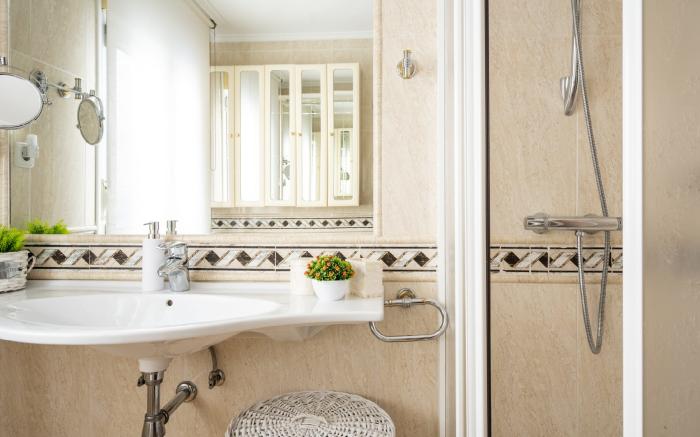 Centro y Confort by Wehomes