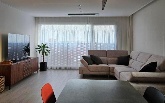 Jeju Seogwipo Sanbangsan View. Ocean View Chorimjae 4th Floor