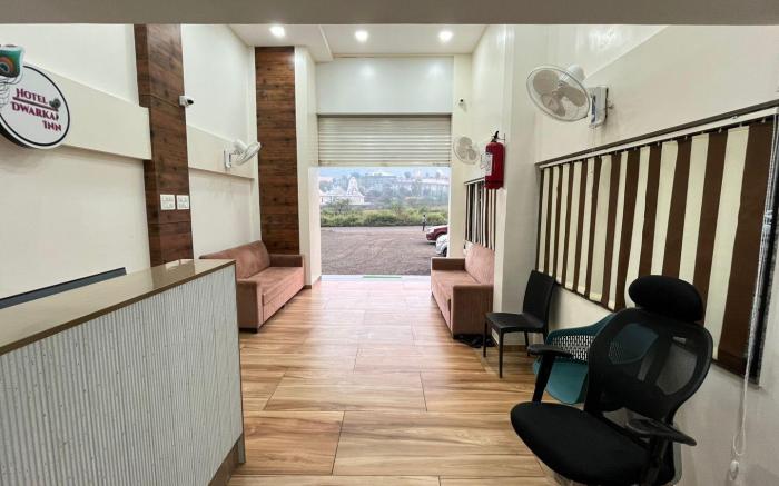 Hotel Dwarka Inn