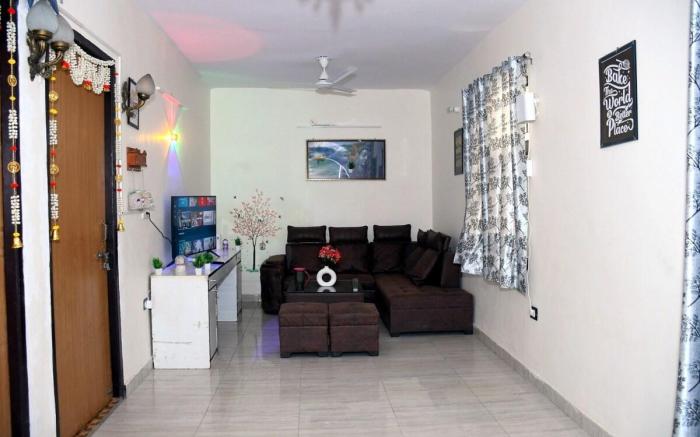 JVS Zone-2bhk Farmvilla with big lawn in 63A Noida
