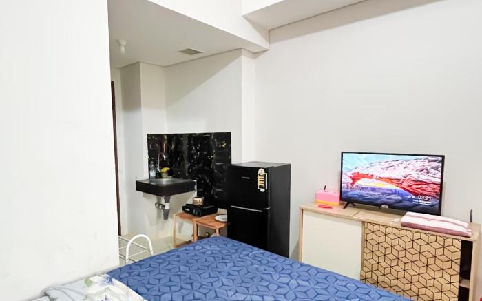Simple Living at Transpark Juanda By Comfy Room's