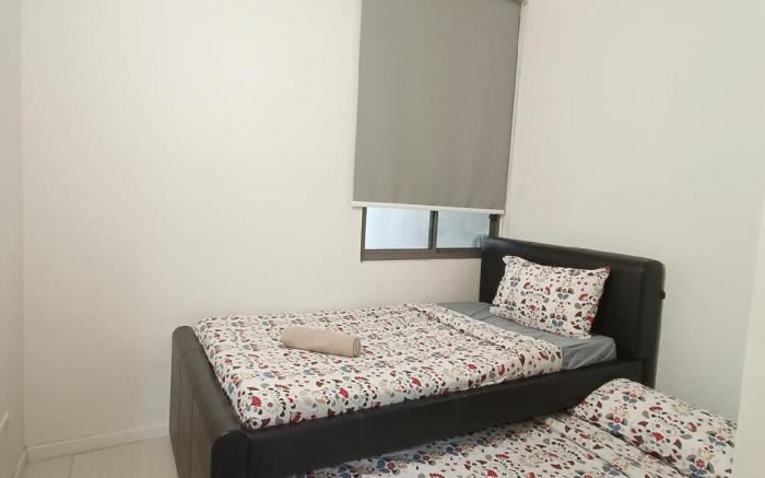 Three Storey 5BR Terrace for 5-13pax 52LP