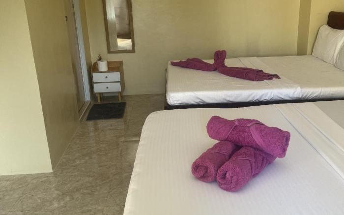 Seamed Guest House -Family room good for 7 persons
