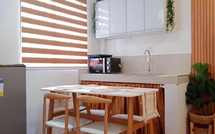 Fully interiored 2 bedroom Bali style w/parking
