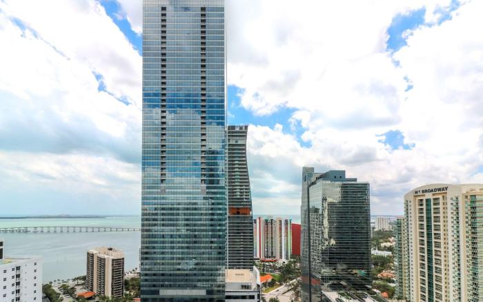 Roami at Brickell Arch