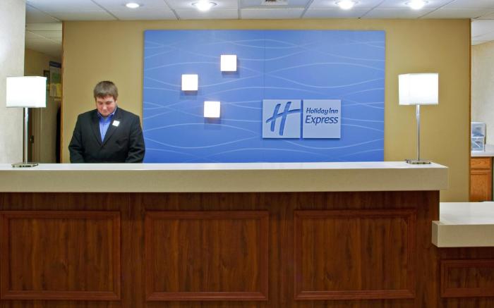 Holiday Inn Express & Suites Austin South By IHG