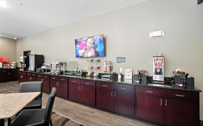 Cobblestone Hotel & Suites - Bellefontaine