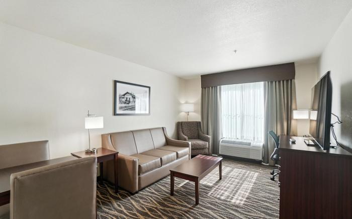 Cobblestone Hotel & Suites - Bellefontaine