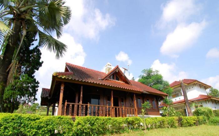 Villa ChavaMinerva Kayu Ciater with Private Pool