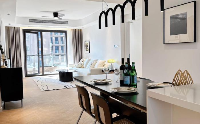 Warm Three Bedroom Apt near Xintiandi