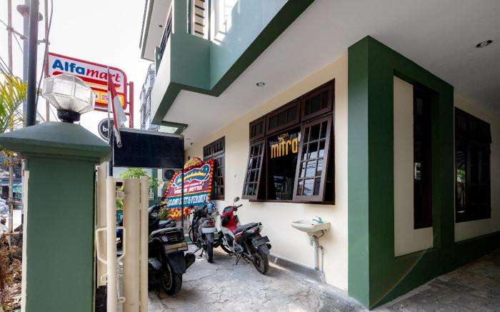 Urbanview Hotel Mitra near Grand Indonesia