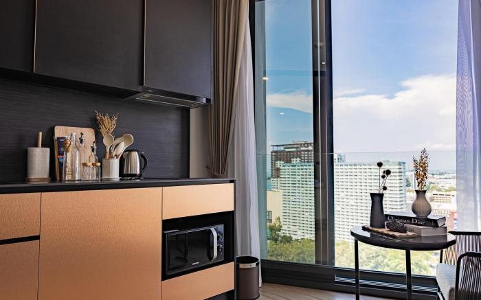 Luxury Sea View Condo Edge Central Pattaya