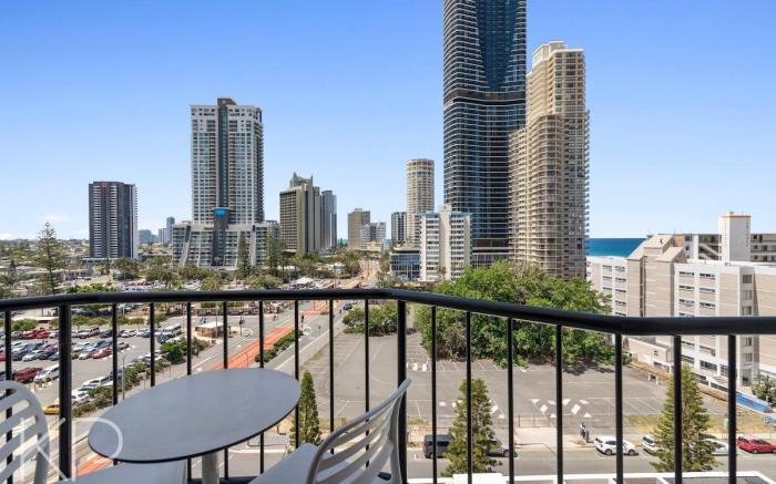 Surfers Paradise Beach & Ocean View Unit(Level 19)
