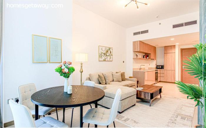 Along Business Bay Canal 1BR Apt