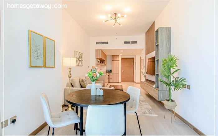 Along Business Bay Canal 1BR Apt