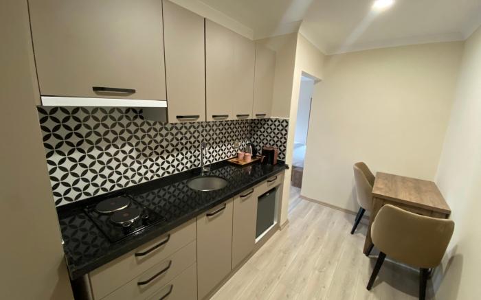 Rena Grand Residence & Suit