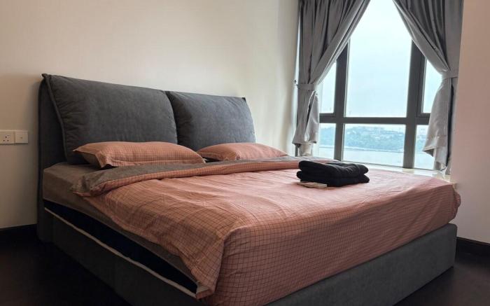 R&F Seine Region 2R1B Partial Sea/ Apartment View