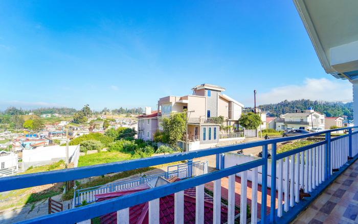 FabHotel Bala Garden - 1km from Ooty Toy Train Tourist Park