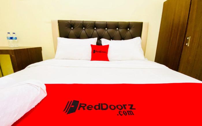 RedDoorz @ Shine Guest House Tebing Tinggi