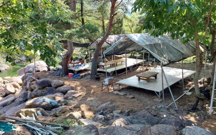Hamyang Baekmudongmaru Park Pension Campsite