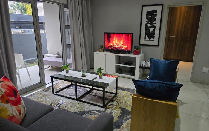 Sandton City Luxury Apartment