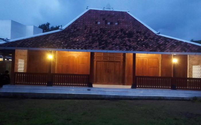 Rumah kayu dengan nuansa tradisional 