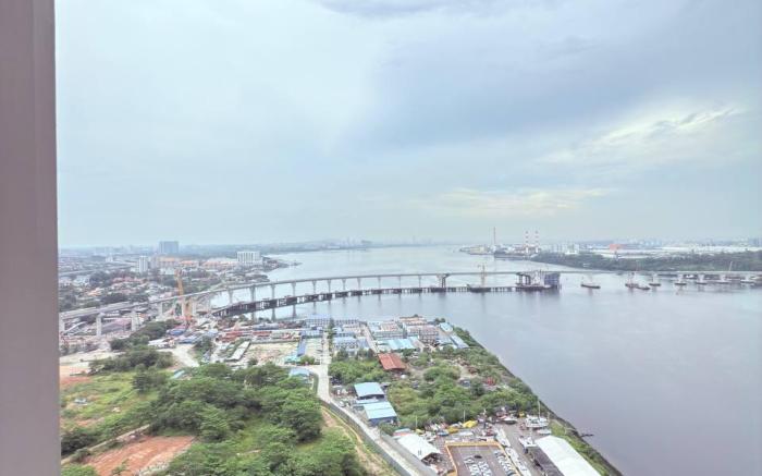 Partial Seaview 2BRunit atR&F Seine Region by ANJU