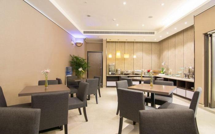 Home Inn Plus Shanghai Dishui Lake Park Harbor Xintiandi