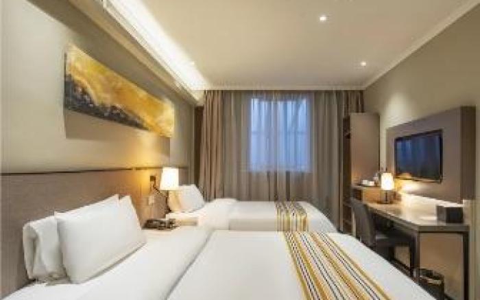 Home Inn Plus Shanghai Huaihai Road Sinan Road