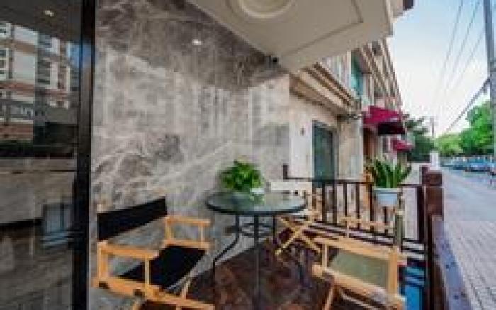 Home Inn Neo Shanghai Hongmei Road Laowai Street